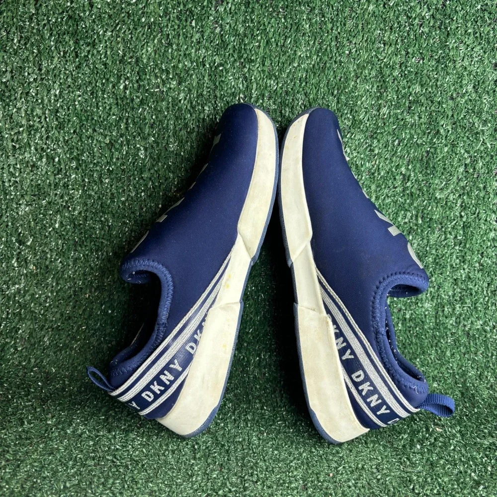 DKNY Maddie DKN246 Slip On Logo Neoprene Athleisure Sneakers Blue Youth Size 3